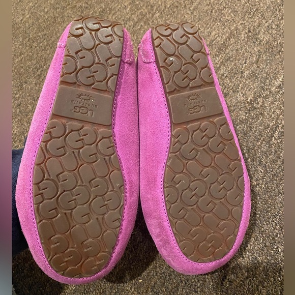 EUC Girls Sz 2 Hot Pink UGG fur lining warm soft comfy shoe slipper moccasin - Picture 3 of 5